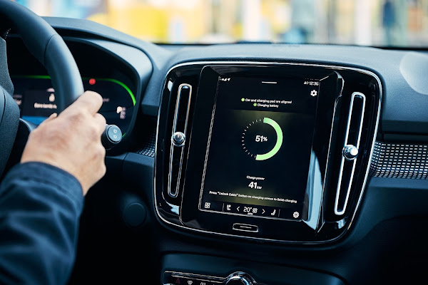 Volvo testa tecnologia de carregamento wireless de carros elétricos