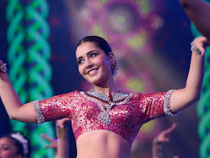 raashi khanna stunning performance IFFI