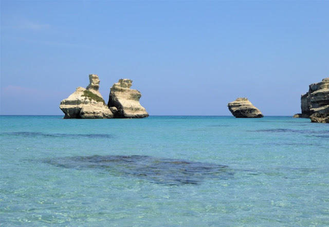 faraglione due sorelle Torre dell'Orso