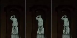Rotate hologram figure of ‘iconic leader’ at India Gate: Academics to Presidents