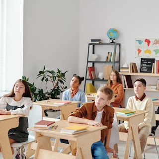 Alumnos en el salón de clases