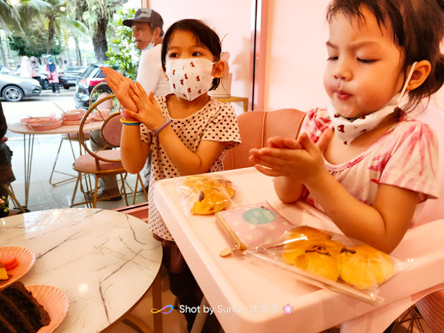 Alahai, Comelnya Kafe Pink Zalynz Oven, Seksyen 3, Shah Alam Ni!