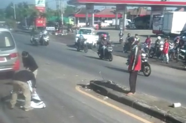 Terjadi Lagi, Pengendara Motor Tewas Akibat Kecelakaan Tabrak Lari di Depan SPBU Brangsong Kendal