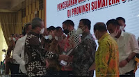 Pemkab Toba Dengan Rasio Kenaikan Pajak Tertinggi Tahun 2021 Terima Penghargaan Dari KPK RI