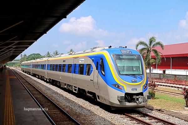 Tren DMU KTMB Pantai Timur Malaysia