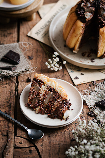 Charlotte au chocolat et poires