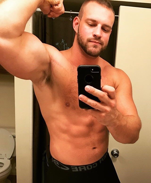 shirtless-strong-cocky-straight-bearded-man-biceps-flex-selfie
