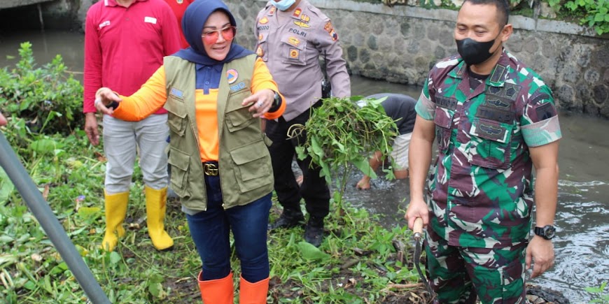 Cegah Banjir, Ribuan Orang Lakukan Gotong Royong di sungai Rowo Jombor