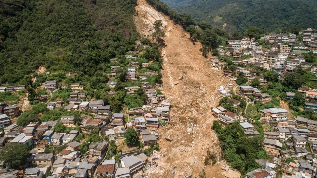 Tragédia em Petrópolis tem  229 mortos 