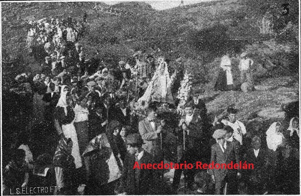 Procesión baixando a Peneda. Vida Gallega, 1916.