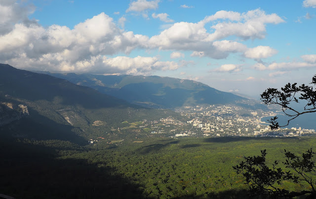 Южный берег Крыма (вид на Ялту)