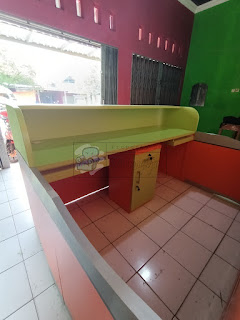 Front Desk & Backdrop Dinding Ruang Lobby Sekolah SMK + Furniture Semarang