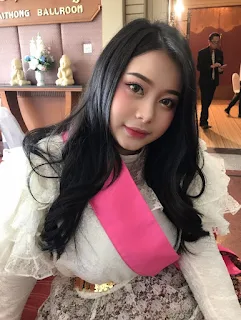 Cewek Cantik Montok Putih Mulus