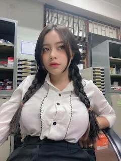 Cewek Cantik Montok Putih Mulus