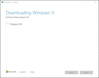Tunggu hingga proses download Windows 11 selesai