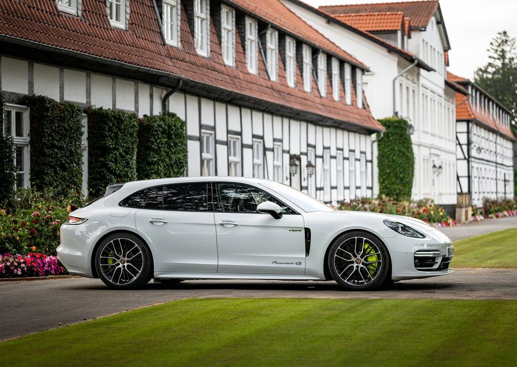 2021 Porsche Panamera 4S E-Hybrid Sport Turismo