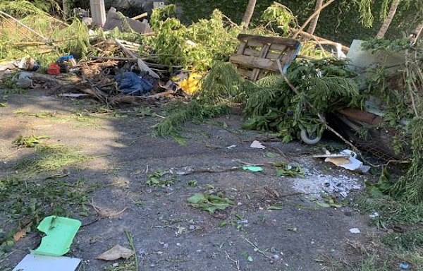 A Mare Gaillard au Gosier (Guadeloupe), les barrages se succèdent et bloquent les habitants. - Elodie Soupama / 20 Minutes