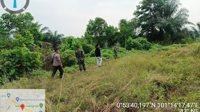 Babinsa Koramil Kandis Berpatroli di Kampung Sam Sam