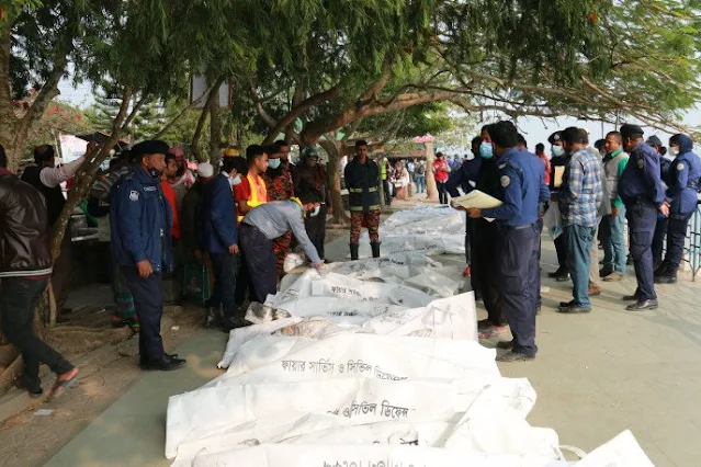 Image Attribute: The charred human remains recovered from "MV Avijan-10" on the banks of Sugandha River, near the town of Jhalokati, Bangladesh /  Source: Akbar Hossain, BBC News