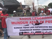 Unjuk Rasa Di Kantor Desa, Ratusan Warga Dusun Lengkong Tuntut Kadus Turun
