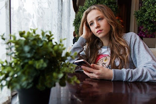 5 Efek Negatif Anak Terlalu Sering Bermain Media Sosial