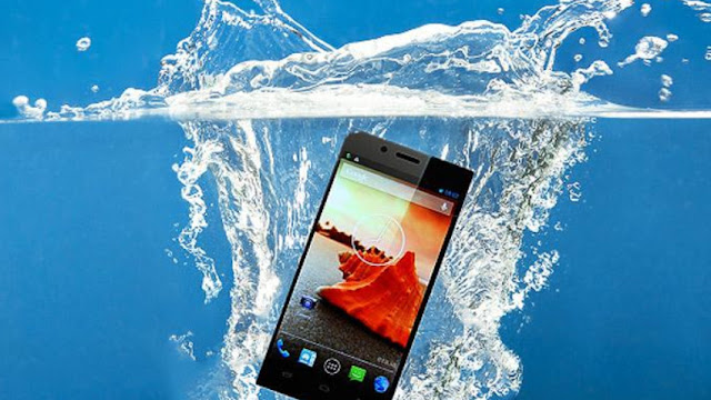 cara mengatasi ponsel yang kemasukan air