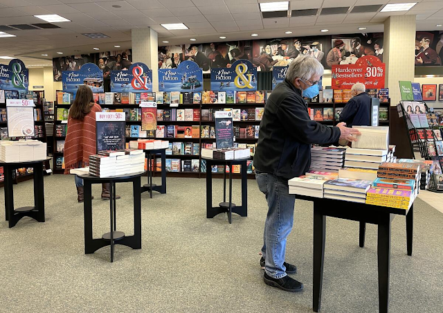 Barnes & Noble Bookstore