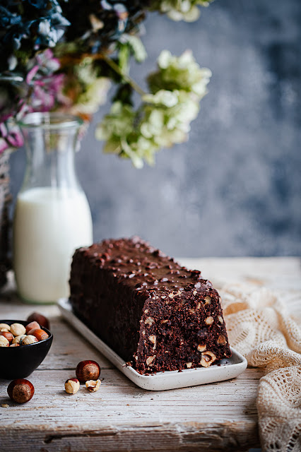 Cake au chocolat et noisettes