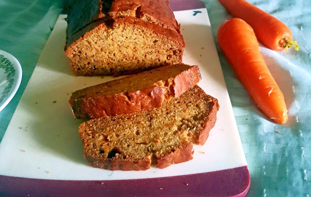 Perfect Carrot Bread Recipe @ treatntrick.blogspot.com