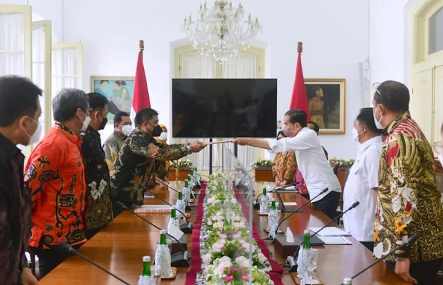 Jokowi Terima Laporan Hasil Seleksi Anggota KPU dan Bawaslu 2022-2027