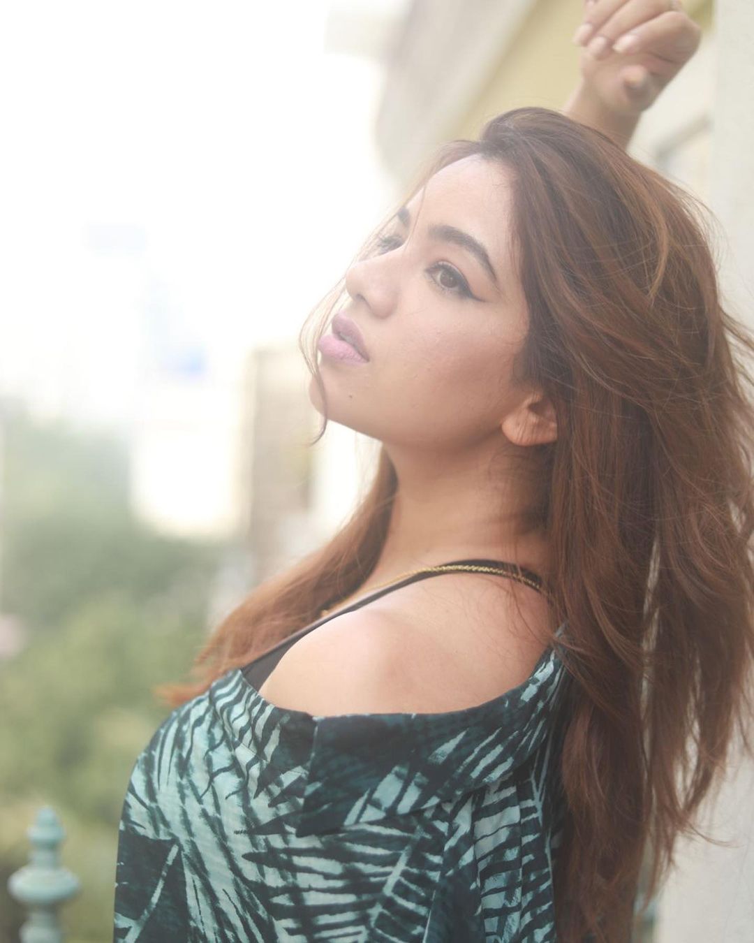 Apharan 2 Actress Nidhi Singh Instagram Pictures