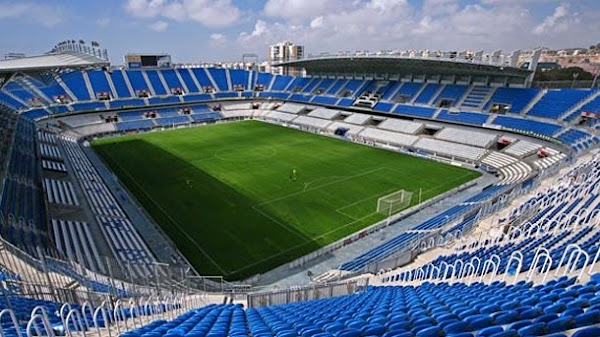 Málaga, la afición recibe al equipo con reproches por su mala situación