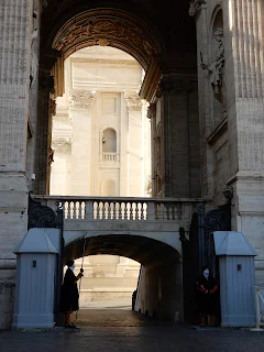 サン・ピエトロ寺院の門番