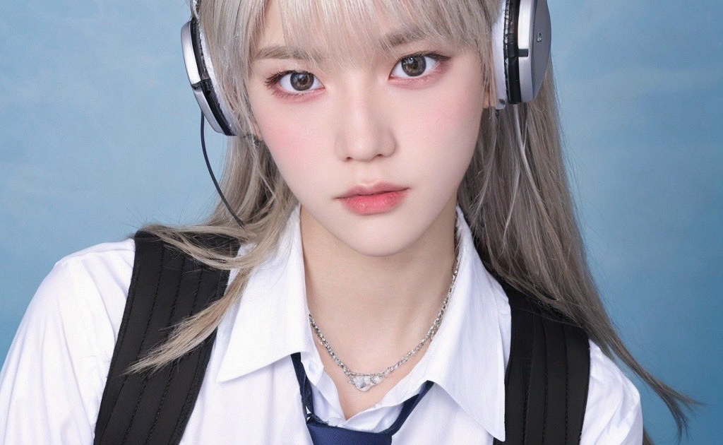 [instiz] TAEYONG WITH THE SNOW AI FEATURE REALLY LOOKS LIKE KARINA