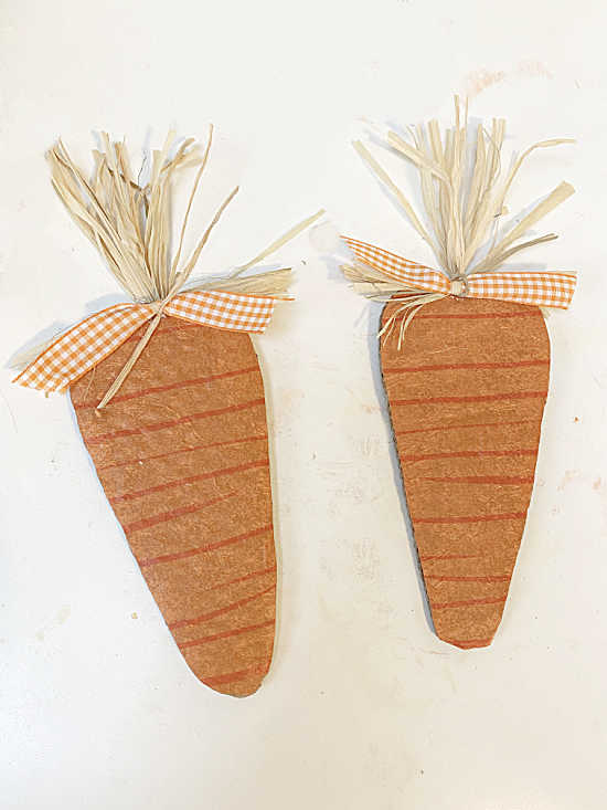 carrots with raffia tops and bows