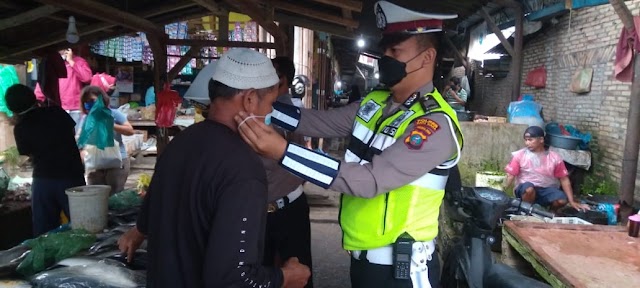 KASAT LANTAS POLRES BATU BARA AKP ERIDAL FITRA, SH, MH., : MESKIPUN PEMBERIAN VAKSIN COVID-19 TELAH DILAKUKAN DIHARAPKAN MASYARAKAT UNTUK TETAP WASPADA DAN MEMATUHI PROKES