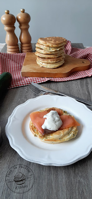 Pancakes à la courgette, saumon fumé et sa sauce au skyr - Dans la cuisine d'Hilary