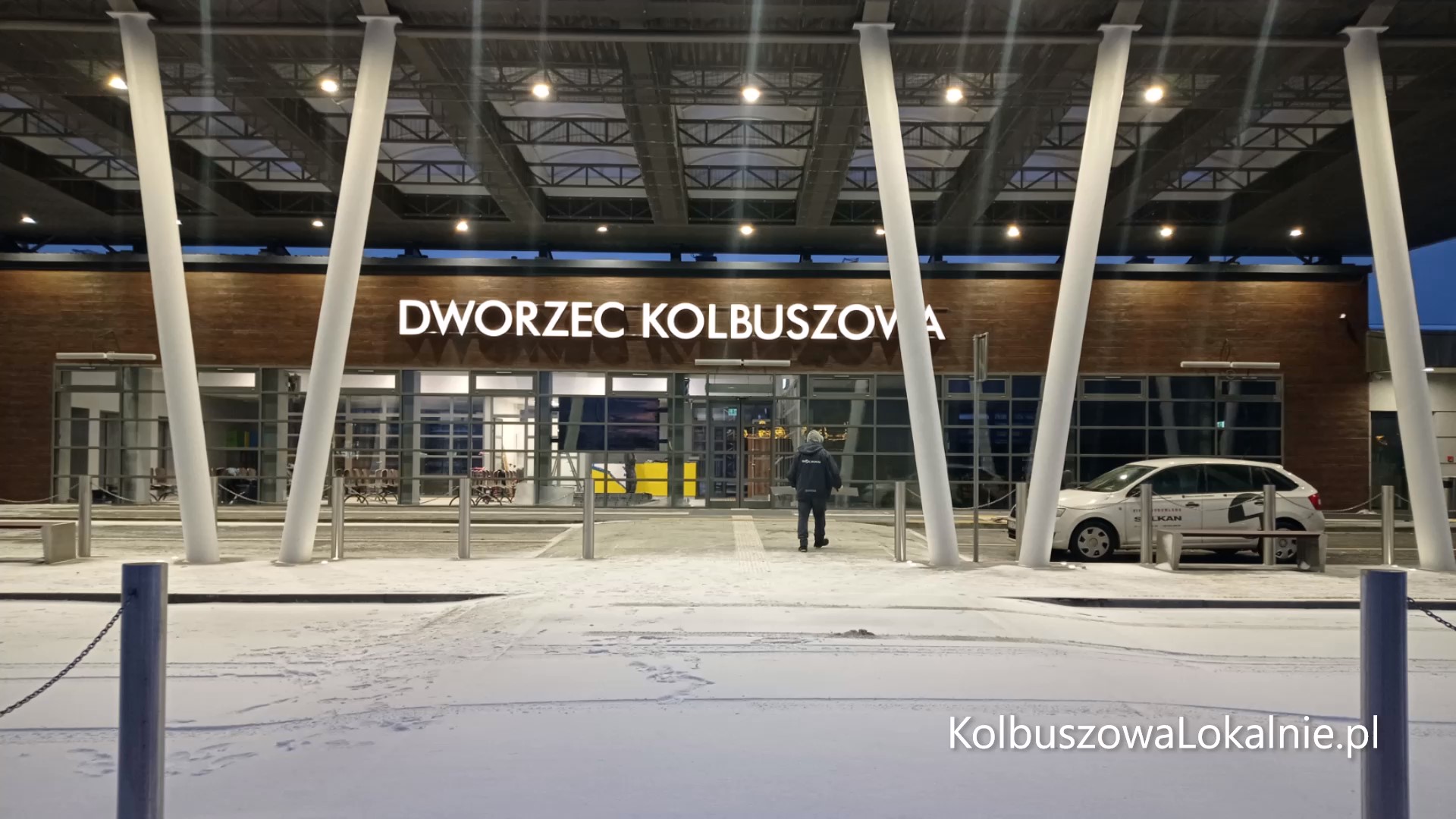 Nowy dworzec już oświetlony. Zobacz wideo