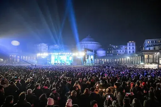 Festa in piazza del Plebiscito