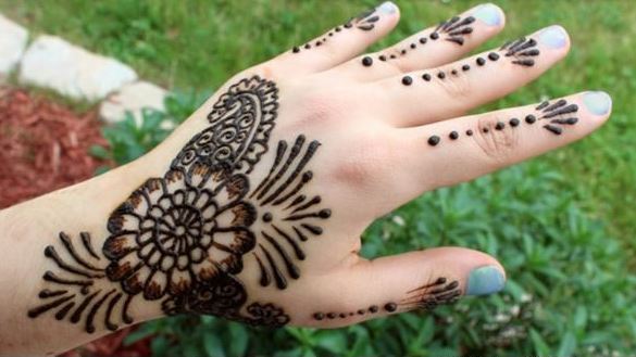 8 Cute Mehndi Designs for Kids