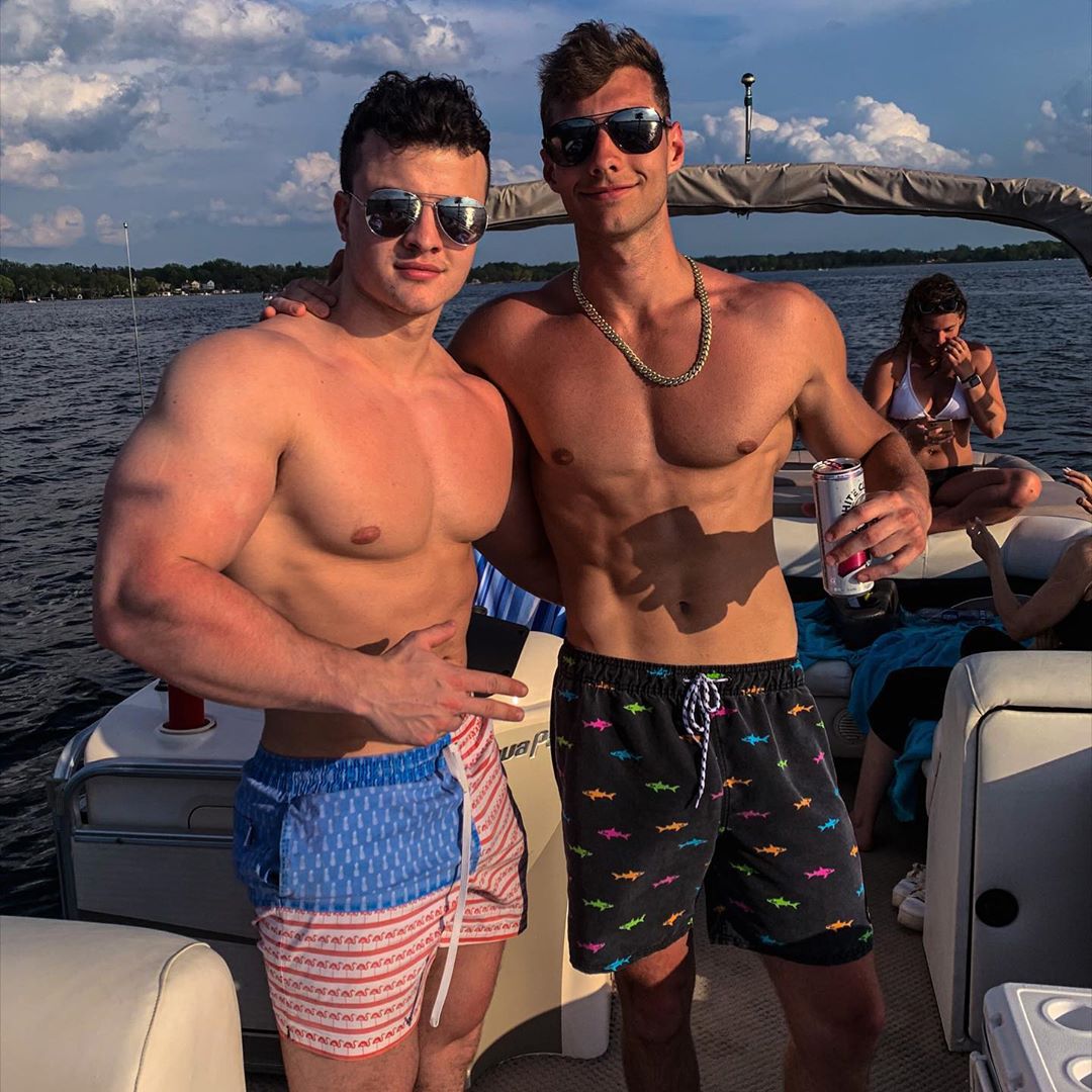 hot-shirtless-college-muscle-hunks-boat-party-sexy-bros