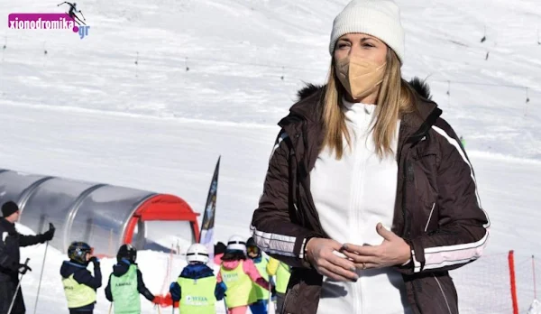 Στο Χιονοδρομικό Κέντρο στο Βελούχι η Υφυπουργός Τουρισμού Σοφία Ζαχαράκη (video)