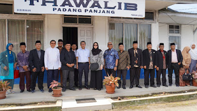 Pengusaha Minang Yendra Fahmi Kunjungi Perguruan Thawalib Padang Panjang