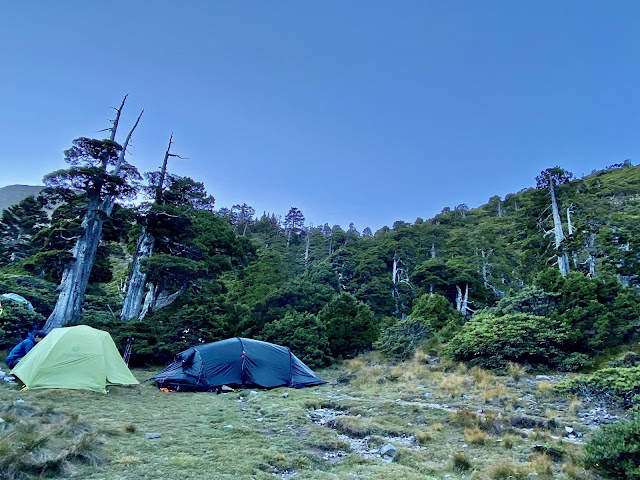 雪山翠池