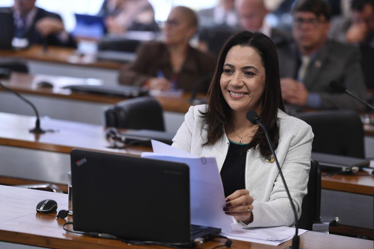  Senadora Mailza vota favorável e projeto que estabelece piso salarial para enfermeiros é aprovado