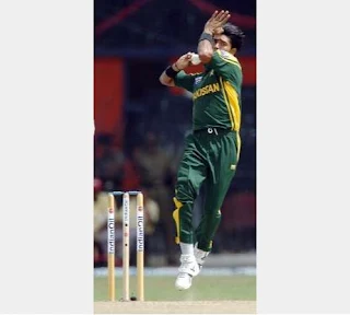 07-asia-cup-2004-big-over