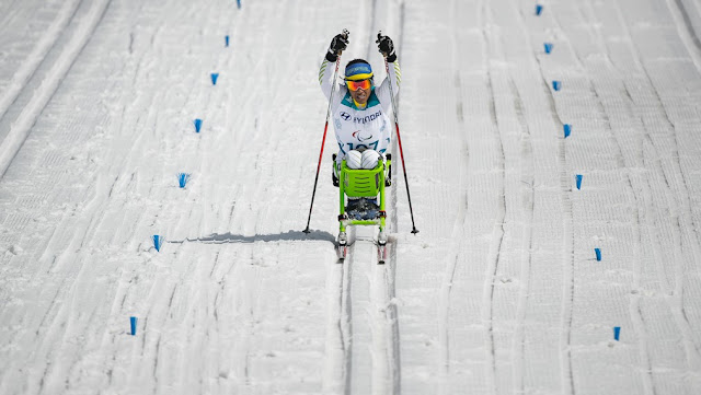 Aline Rocha durante uma prova de esqui cross country