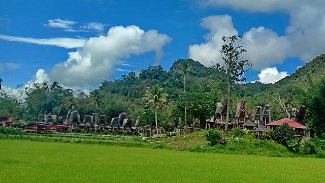 Ke'te' Kesu', Tanah Toraja, Kuburan Batu Tanah Toraja, Negeri di atas Awan Tanah Toraja