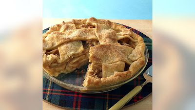 Make this peanut butter apple pie a part of your Thanksgiving dessert menu