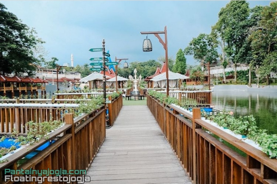 Floating Resto Jogjakarta Memadukan Antara Wisata Kuliner Dan Wisata Alam Dalam Satu Lokasi.